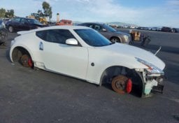 2017 Nissan 370Z - Thumbnail 4