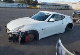 2017 Nissan 370Z - Thumbnail 3