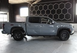 2022 Nissan Frontier - Thumbnail 9