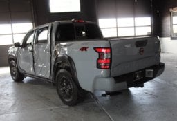 2022 Nissan Frontier - Thumbnail 8