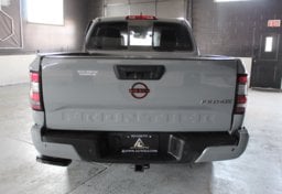 2022 Nissan Frontier - Thumbnail 11