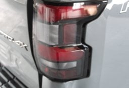 2022 Nissan Frontier - Thumbnail 24