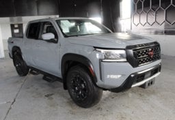 2022 Nissan Frontier PRO-4X - Thumbnail 3