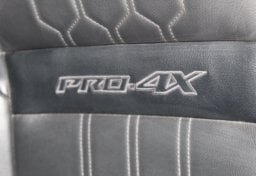2022 Nissan Frontier PRO-4X - Thumbnail 33