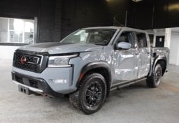 2022 Nissan Frontier PRO-4X - Thumbnail 2