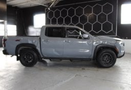 2022 Nissan Frontier PRO-4X - Thumbnail 9