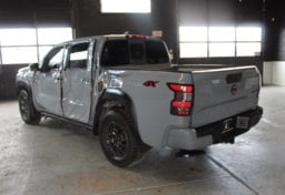 2022 Nissan Frontier PRO-4X - Thumbnail 6