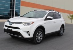 2017 Toyota RAV4 Hybrid. XLE - Thumbnail 3