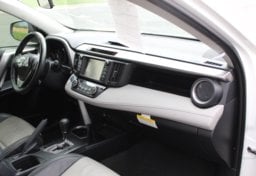 2017 Toyota RAV4 Hybrid. XLE - Thumbnail 33