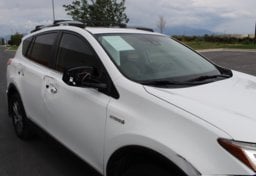2017 Toyota RAV4 Hybrid. XLE - Thumbnail 14