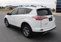 2017 Toyota RAV4 Hybrid. XLE - Thumbnail 6