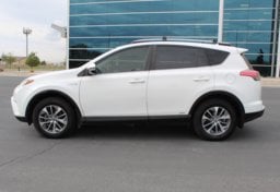 2017 Toyota RAV4 Hybrid. XLE - Thumbnail 10