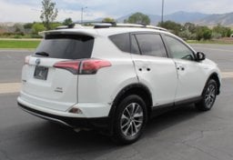 2017 Toyota RAV4 Hybrid. XLE - Thumbnail 7