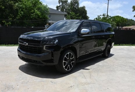 Picture of 2023 Chevrolet Suburban