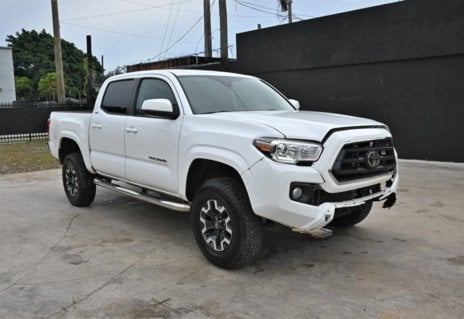 Picture of 2020 Toyota Tacoma