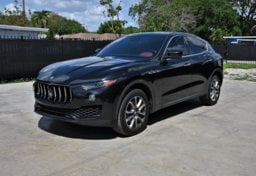 Picture of 2017 Maserati Levante