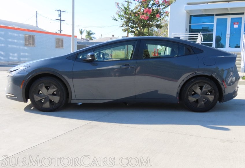 2024 Toyota Prius LE - Image 5