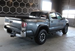 2021 Toyota Tacoma TRD Off-Road - Image 9