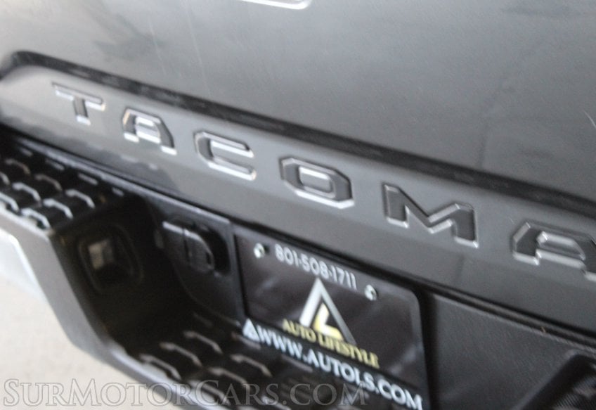 2021 Toyota Tacoma TRD Off-Road - Image 16