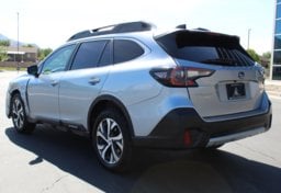 2021 Subaru Outback Limited - Image 8