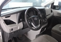 2020 Toyota Sienna - Image 33