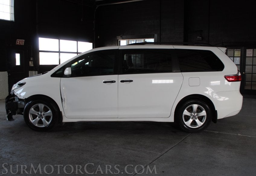 2020 Toyota Sienna - Image 8