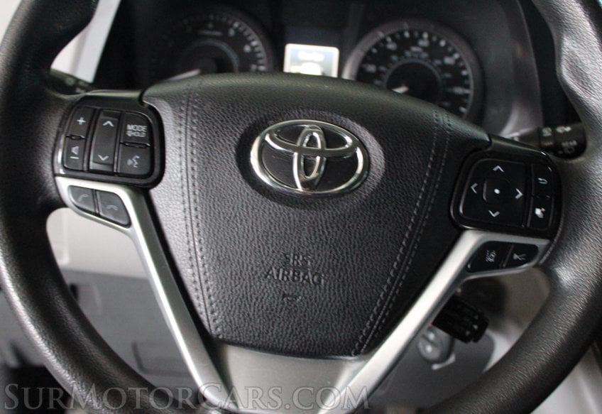 2020 Toyota Sienna - Image 34