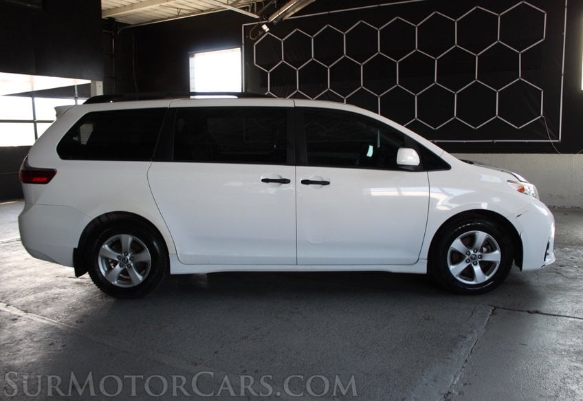 2020 Toyota Sienna - Image 7