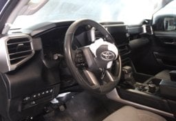 2022 Toyota Tundra 4x4 SR5 - Image 27