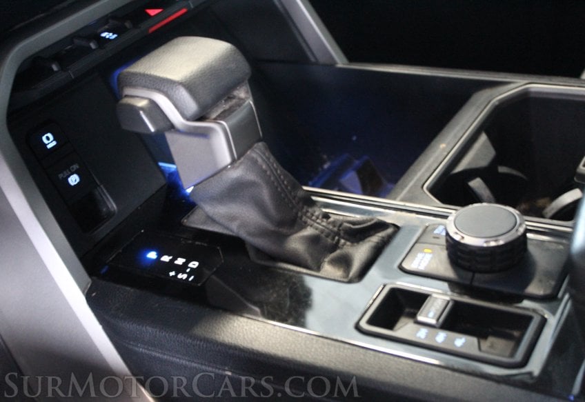 2022 Toyota Tundra 4x4 SR5 - Image 40