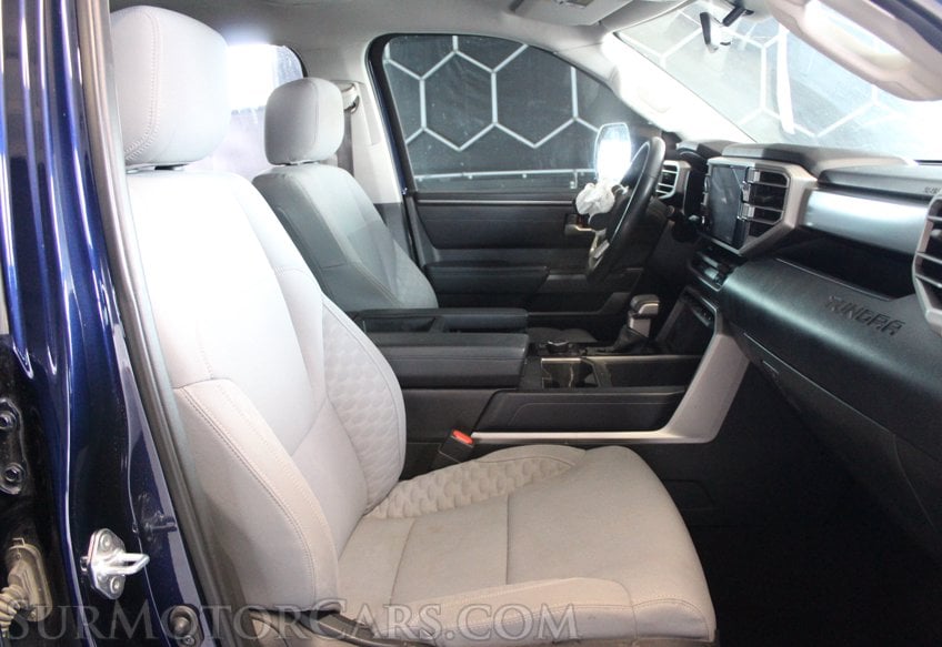 2022 Toyota Tundra 4x4 SR5 - Image 46