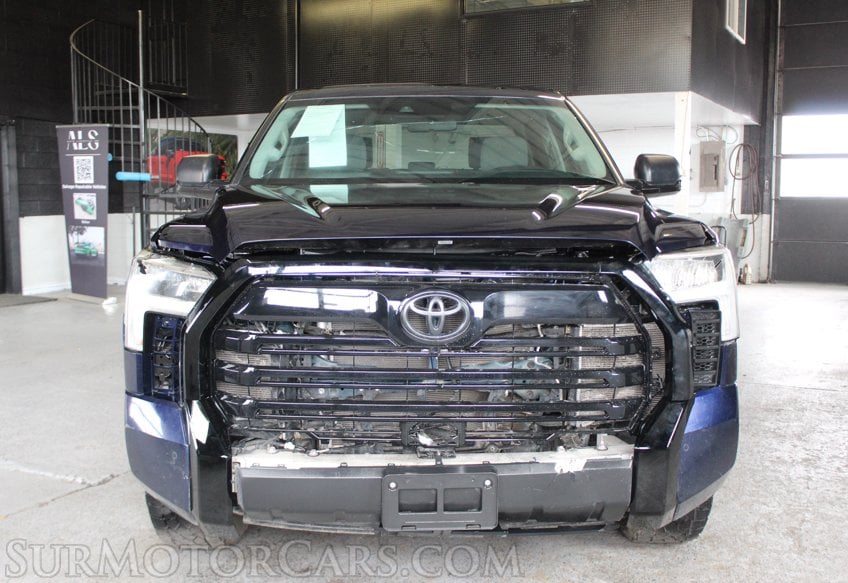 2022 Toyota Tundra 4x4 SR5 - Image 12