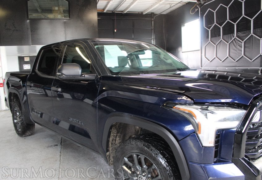 2022 Toyota Tundra 4x4 SR5 - Image 13