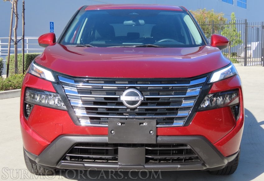 2024 Nissan Rogue SV - Image 12