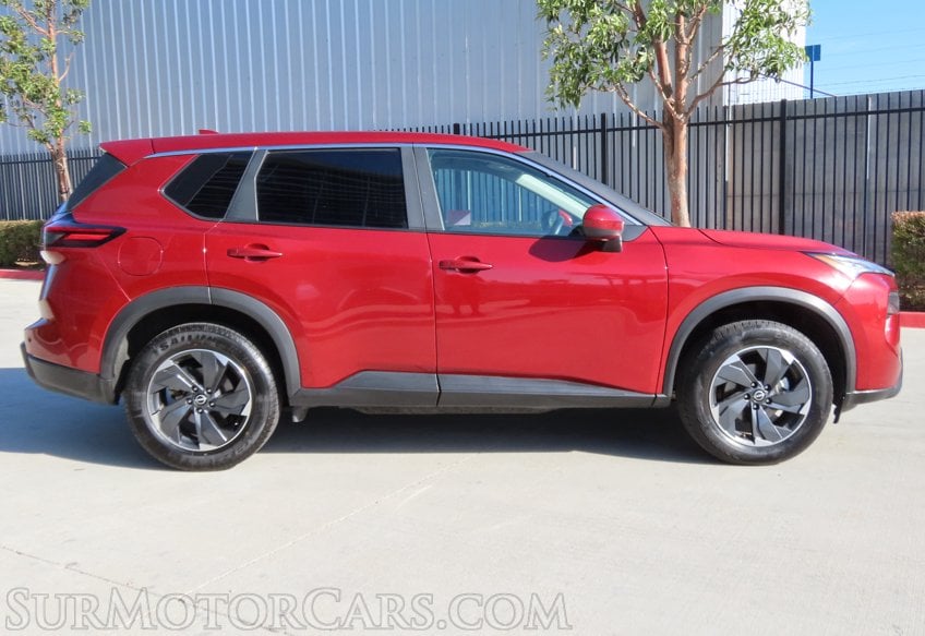 2024 Nissan Rogue SV - Image 5