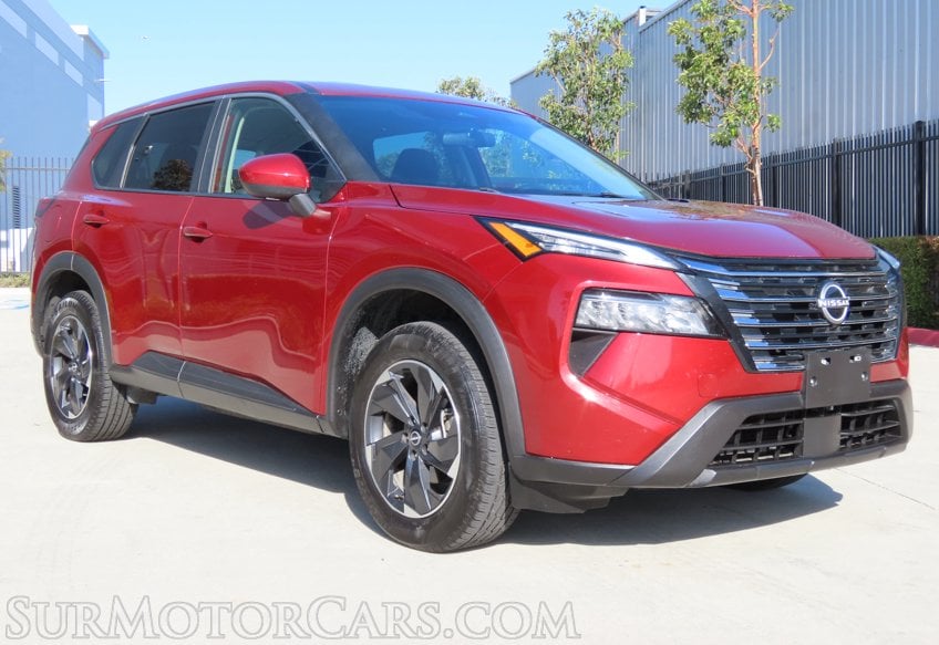 2024 Nissan Rogue SV - Image 3