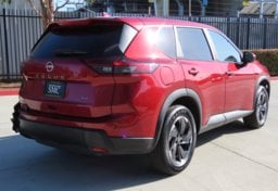 2024 Nissan Rogue SV - Image 8