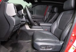 2025 Toyota Tundra Limited - Image 38