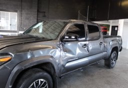 2023 Toyota Tacoma TRD Sport - Image 14