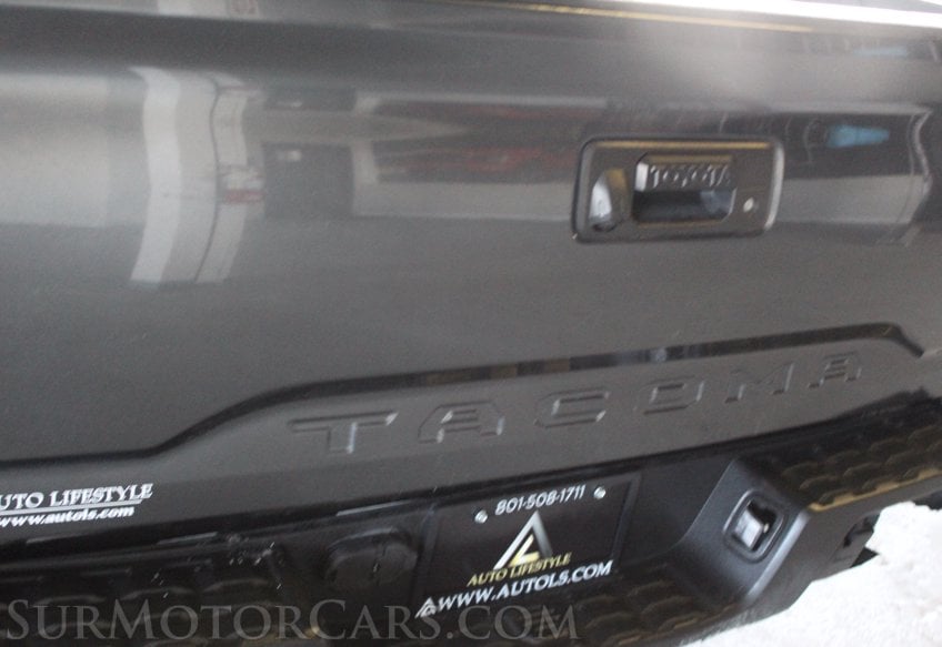 2023 Toyota Tacoma TRD Sport - Image 21