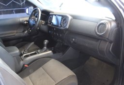 2023 Toyota Tacoma TRD Sport - Image 48
