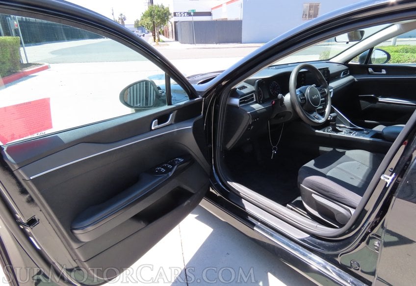 2023 Kia K5 LXS - Image 38