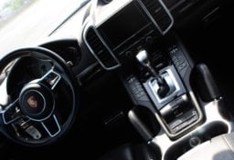 2015 Porsche Cayenne S E-Hybrid - Image 67