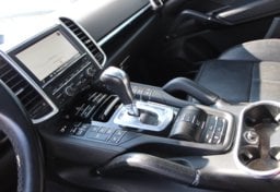 2015 Porsche Cayenne S E-Hybrid - Image 55