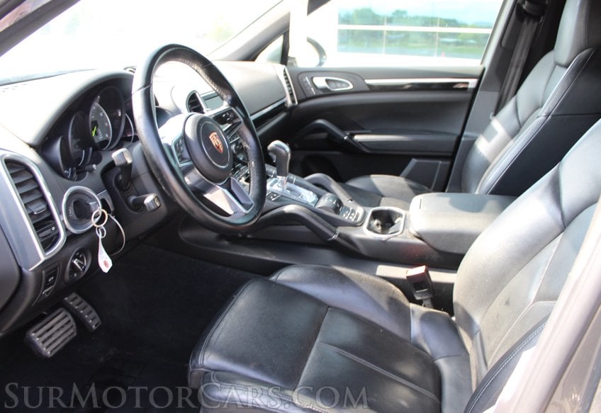 2015 Porsche Cayenne S E-Hybrid - Image 38