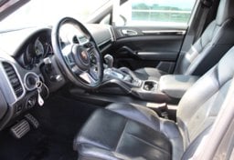 2015 Porsche Cayenne S E-Hybrid - Image 38