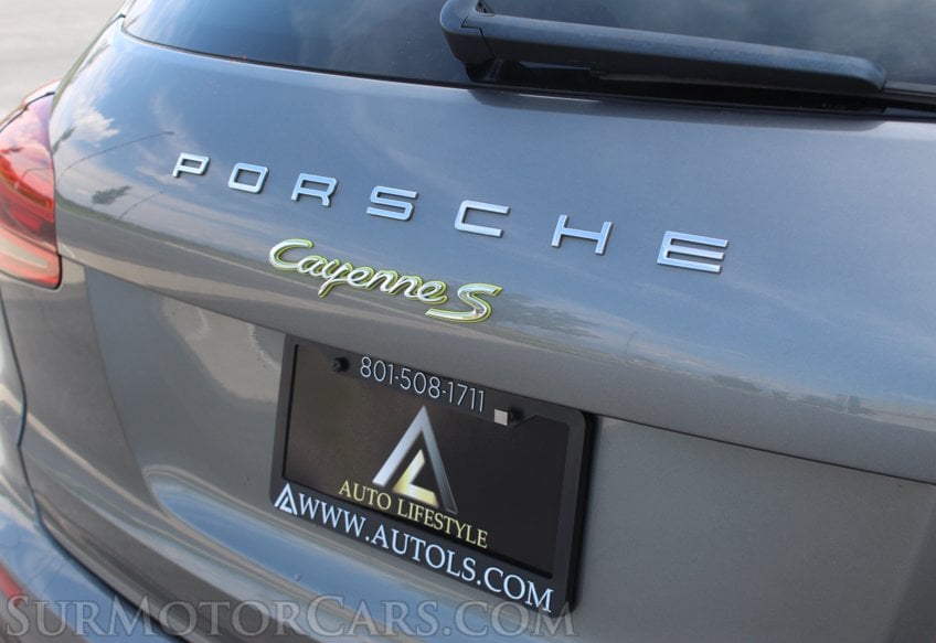 2015 Porsche Cayenne S E-Hybrid - Image 27