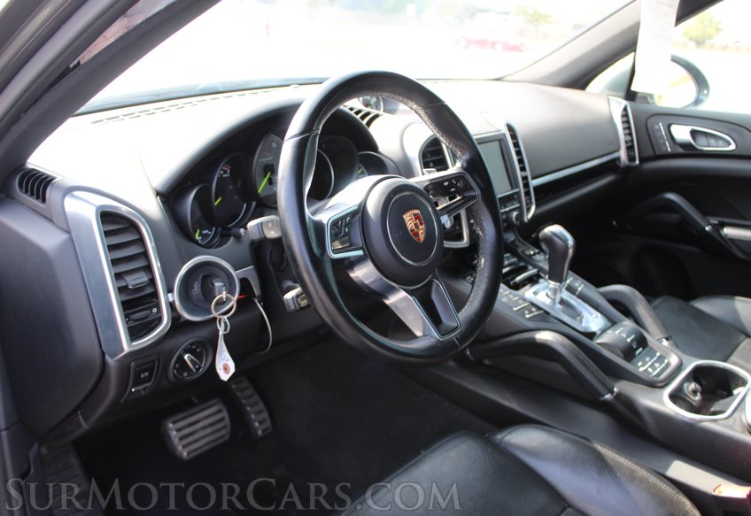2015 Porsche Cayenne S E-Hybrid - Image 45