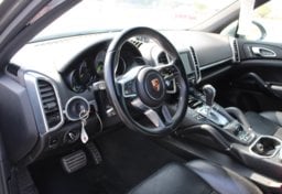 2015 Porsche Cayenne S E-Hybrid - Image 45