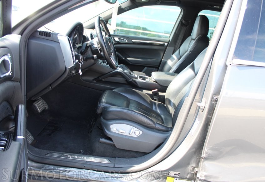 2015 Porsche Cayenne S E-Hybrid - Image 36